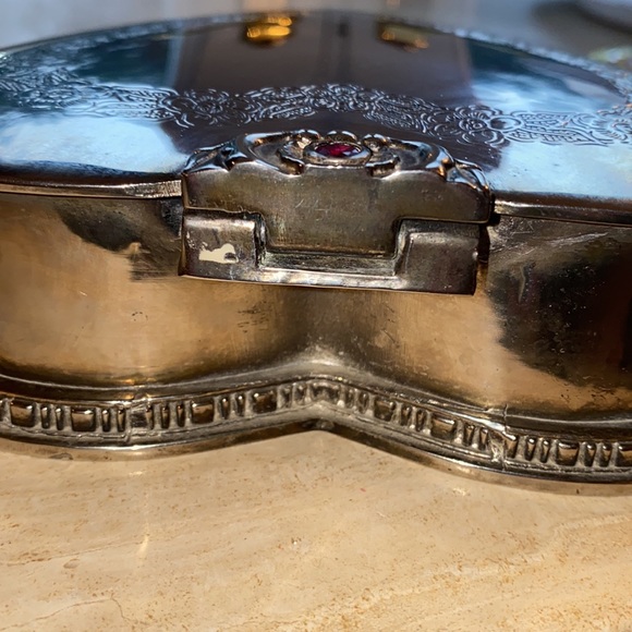 Vintage Jewelry Box Chrome Heart Velvet Inside Extra Large Substantial 80’s - Picture 5 of 6